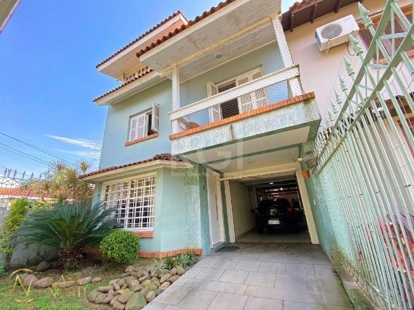 Casa à venda com 3 quartos, 154m², 1 suíte, 4 vagas, Pasteur no bairro Ipanema em Porto Alegre
