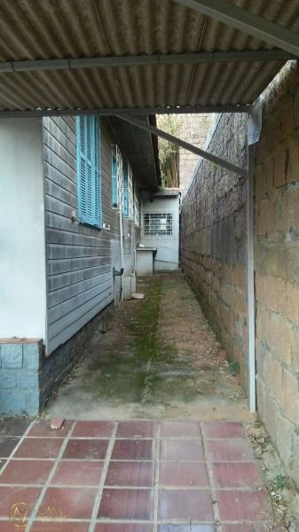 Terreno à venda  com 600m², Rua Padre João Batista Reus no bairro Camaquã em Porto Alegre