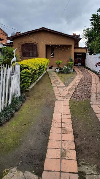 Terreno à venda  com 400m², Avenida Edgar Pires de Castro no bairro Restinga em Porto Alegre