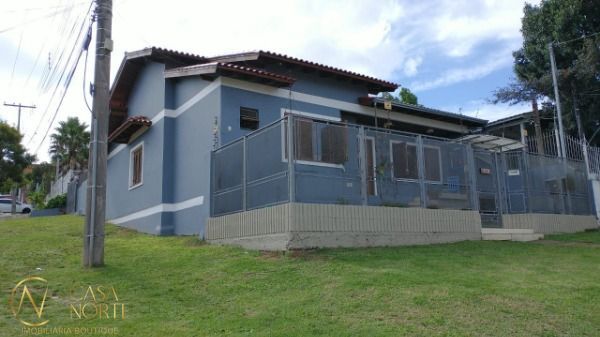 Casa à venda com 3 quartos, 171m², 1 suíte, 2 vagas, Rua Doutor Ildefonso Pinto no bairro Santa Tereza em Porto Alegre