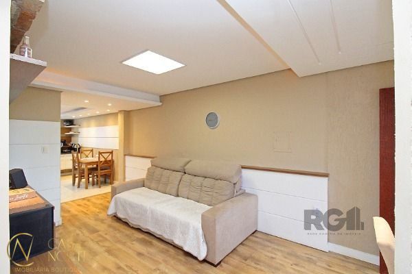 Casa à venda com 2 quartos, 83m², 2 suítes, 2 vagas, Rua Baldoino Bottini no bairro Hípica em Porto Alegre