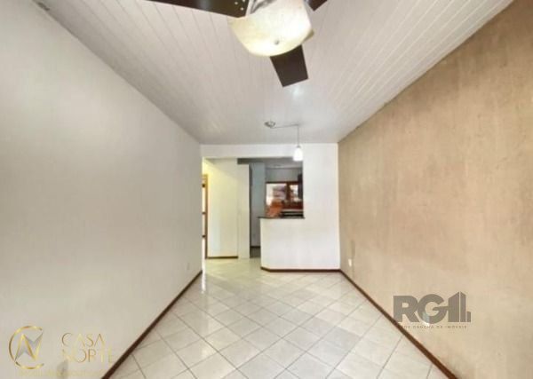 Casa à venda com 2 quartos, 62m², 2 vagas, Rua José Celestino da Silva no bairro Hípica em Porto Alegre