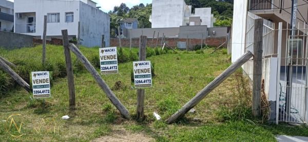 Terreno à venda  com 200m², Rua Irmao Jaime Biazus no bairro Guarujá em Porto Alegre
