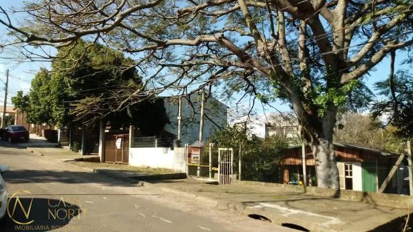 Terreno à venda  com 388m², Rua dos Coqueiros no bairro Espírito Santo em Porto Alegre
