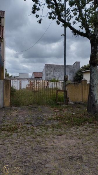 Terreno à venda  com 300m², Rua Olécio Cavedini no bairro Espírito Santo em Porto Alegre
