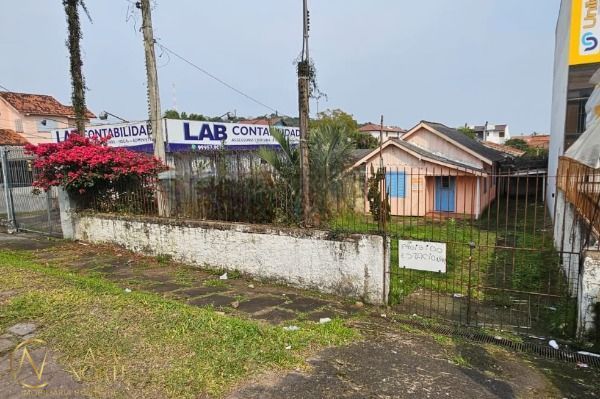 Casa à venda com 3 quartos, 300m², Avenida da Serraria no bairro Espírito Santo em Porto Alegre