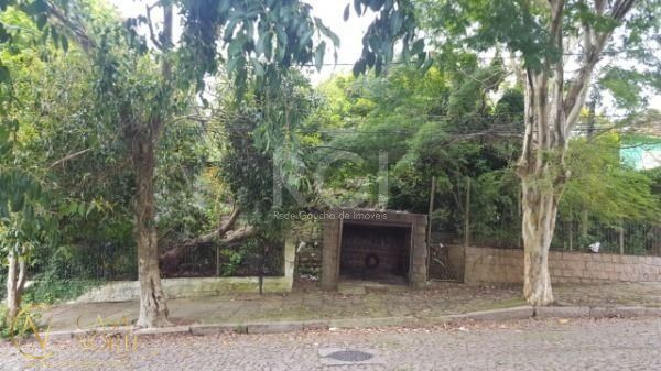 Terreno à venda  com 440m², Rua dos Caiaguais no bairro Espírito Santo em Porto Alegre