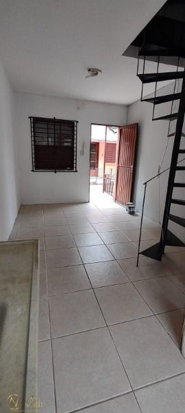 Casa de Condomínio à venda com 2 quartos, 36m², 1 vaga, Rua Jacunda no bairro Guarujá em Porto Alegre