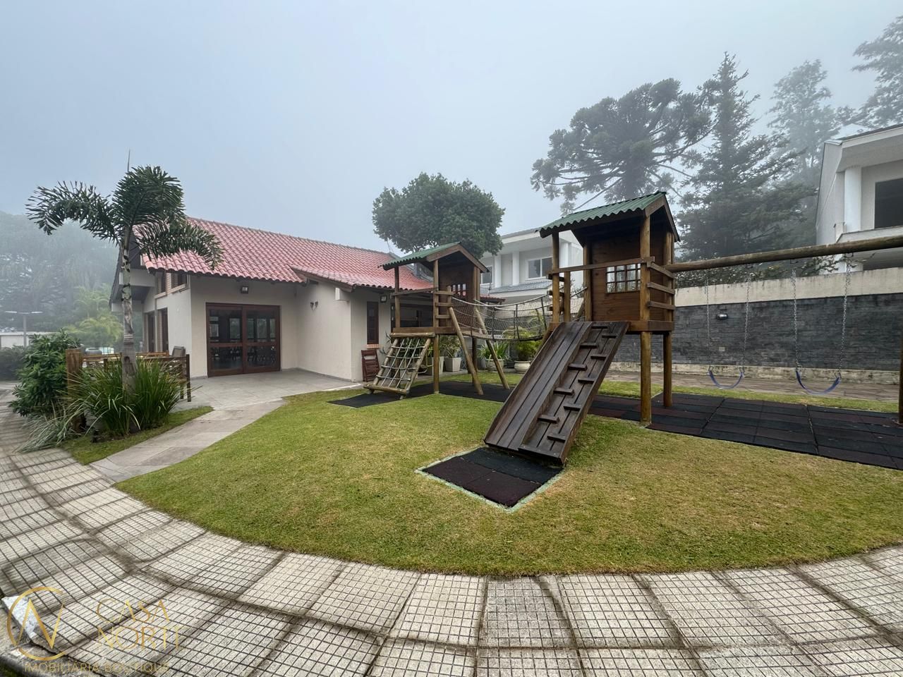 Casa de Condomínio à venda com 3 quartos, 184m², 1 suíte, 2 vagas, Avenida Coronel Marcos no bairro Pedra Redonda em Porto Alegre