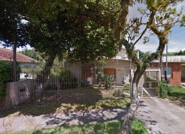 Casa à venda com 4 quartos, 200m², 1 suíte, 4 vagas, Imperial no bairro Ipanema em Porto Alegre