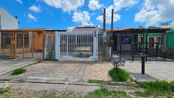 Casa à venda com 2 quartos, 62m², 1 suíte, 2 vagas, Rua Antonia Zardin Perondi no bairro Hípica em Porto Alegre