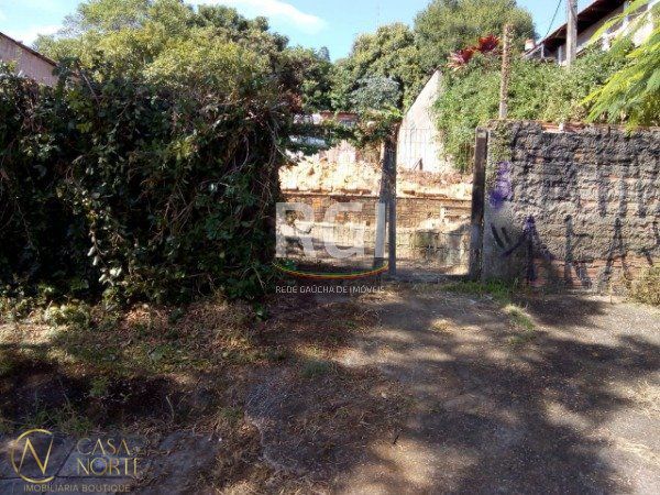 Terreno à venda  com 300m², Rua Liberal no bairro Tristeza em Porto Alegre