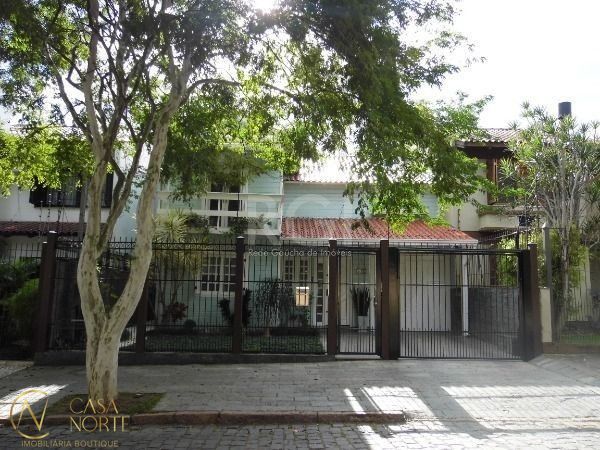 Sobrado à venda com 3 quartos, 208m², 1 suíte, 4 vagas, Rua Gregorio da Fonseca no bairro Nonoai em Porto Alegre
