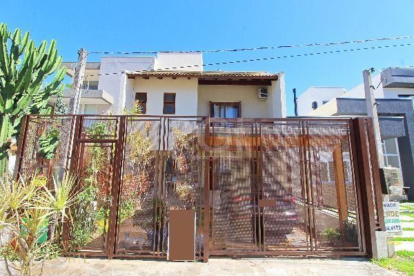 Casa à venda com 3 quartos, 159m², 1 suíte, 1 vaga, Rua Fabiana Kila de Avila no bairro Hípica em Porto Alegre