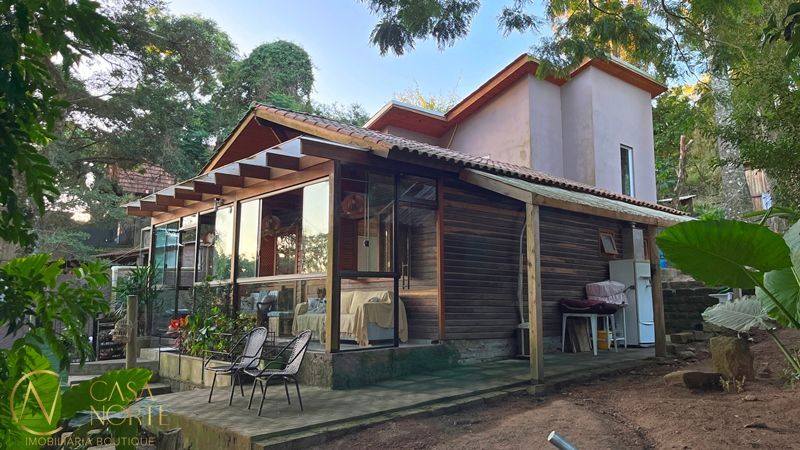 Casa à venda com 2 quartos, 140m², 2 suítes, 2 vagas, Avenida Beira Rio no bairro Belém Novo em Porto Alegre