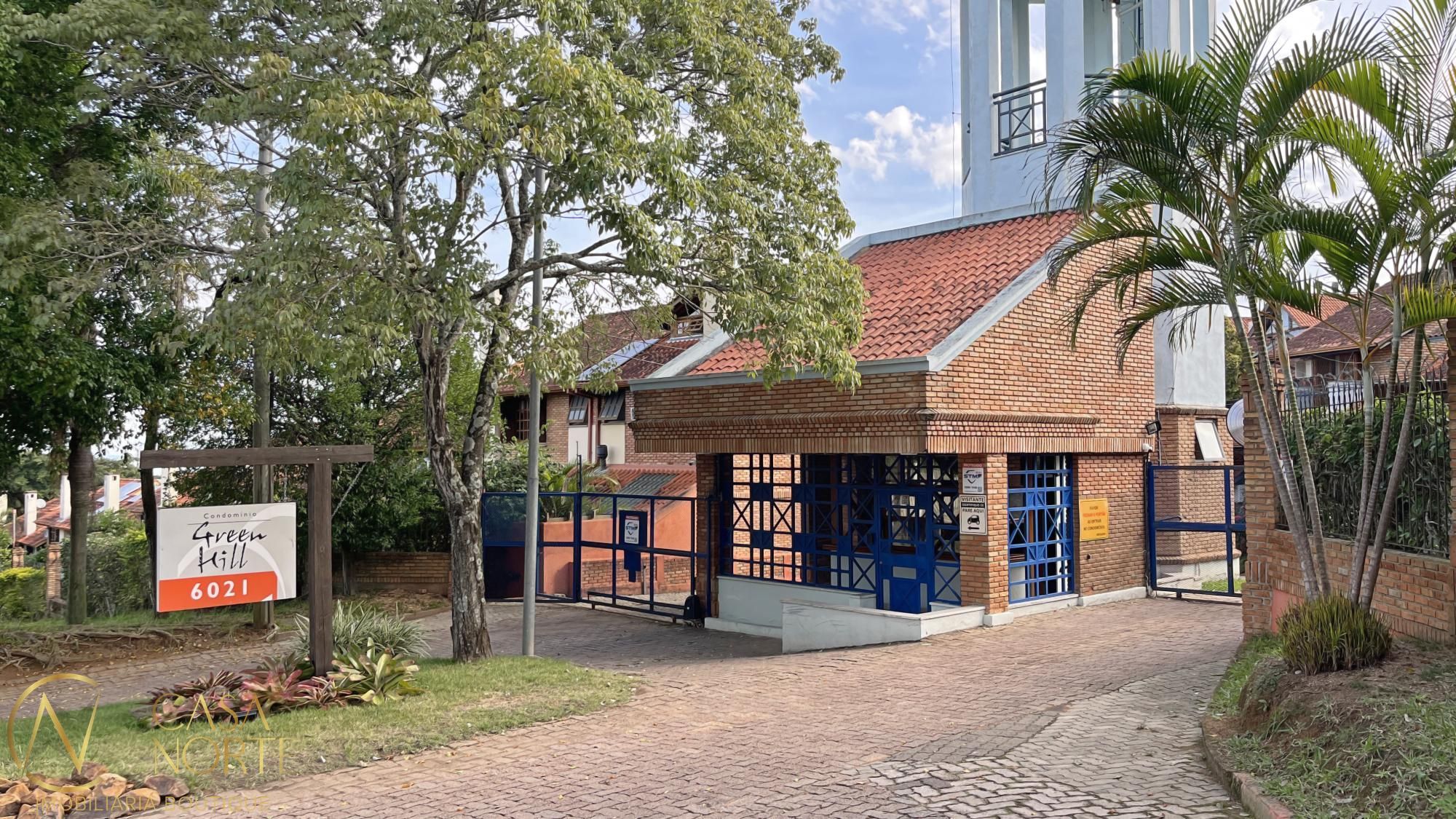 Casa à venda com 2 quartos, 95m², 1 vaga, Avenida da Cavalhada no bairro Cavalhada em Porto Alegre