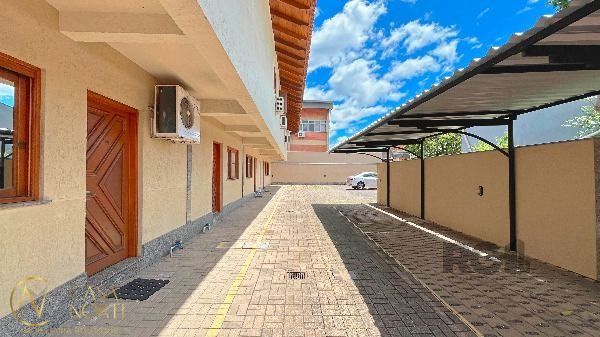 Casa de Condomínio à venda com 2 quartos, 77m², 2 vagas, Avenida Outeiro no bairro Coronel Aparício Borges em Porto Alegre