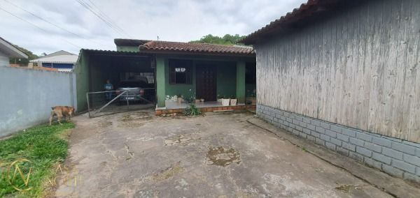 Casa à venda com 2 quartos, 110m², 3 vagas, Avenida do Lami no bairro Belém Novo em Porto Alegre