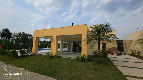Casa de Condomínio à venda com 3 quartos, 97m², 1 suíte, 2 vagas, Avenida Juca Batista no bairro Hípica em Porto Alegre