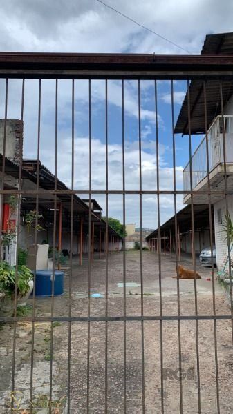 Terreno à venda  com 1050m², Rua Victor Silva no bairro Camaquã em Porto Alegre