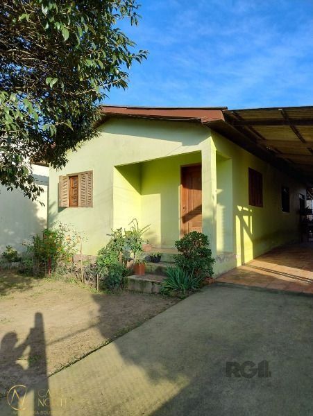 Terreno à venda  com 300m², Rua do Jesuíno no bairro Lageado em Porto Alegre