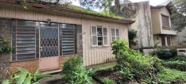 Terreno à venda , 696m², Rua Silveiro no bairro Menino Deus em Porto Alegre
