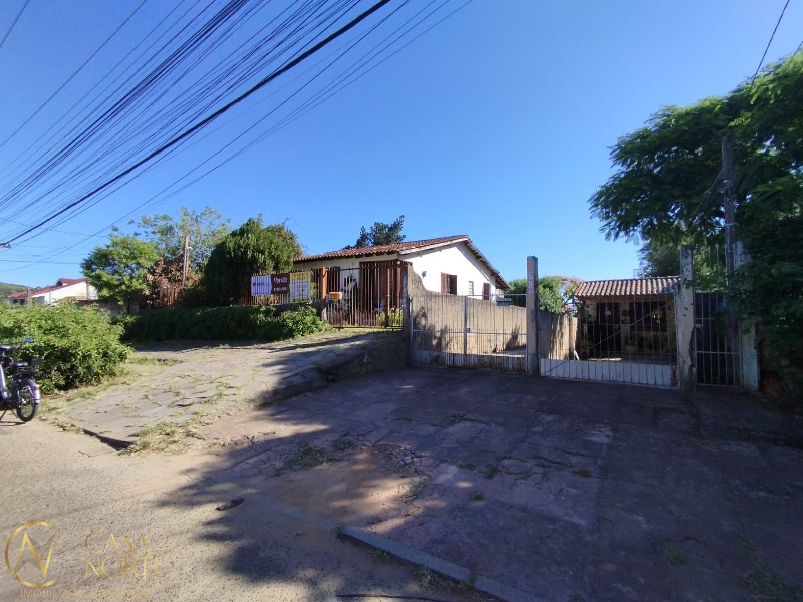 Terreno à venda  com 1716m², Rua Marechal Hermes no bairro Camaquã em Porto Alegre