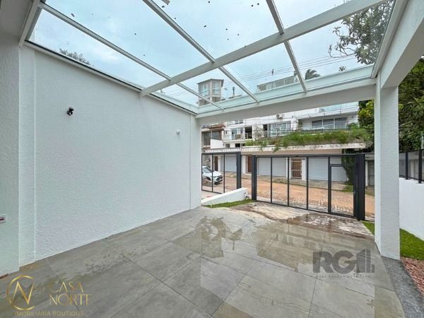 Casa à venda com 3 quartos, 155m², 1 suíte, 2 vagas, Rua Padre João Batista Reus no bairro Vila Conceição em Porto Alegre