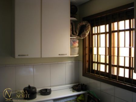 Casa à venda com 3 quartos, 369m², 2 suítes, 2 vagas, Rua Condado no bairro Cavalhada em Porto Alegre