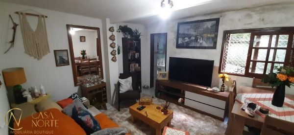 Casa à venda com 6 quartos, 97m², 1 suíte, 3 vagas, Rua Dea Coufal no bairro Ipanema em Porto Alegre