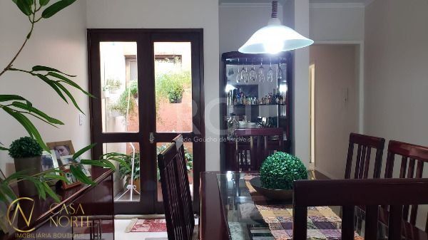 Casa à venda com 3 quartos, 146m², 1 suíte, 2 vagas, Rua Padre Paulo Englert no bairro Espírito Santo em Porto Alegre