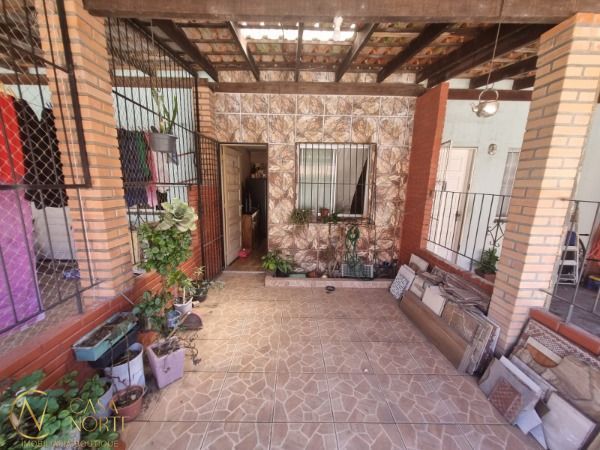 Casa de Condomínio à venda com 2 quartos, 47m², 1 vaga, Rua Atílio Supertti no bairro Vila Nova em Porto Alegre