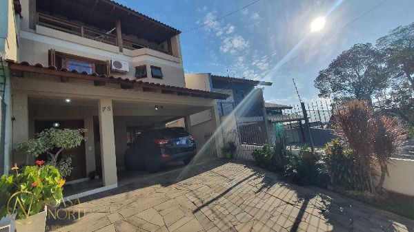 Casa à venda com 3 quartos, 200m², 1 suíte, 4 vagas, Rua Torre de Pedra no bairro Espírito Santo em Porto Alegre