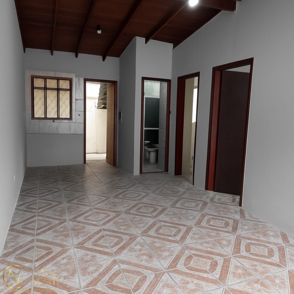 Casa à venda com 2 quartos, 36m², Rua Camaquã no bairro Camaquã em Porto Alegre