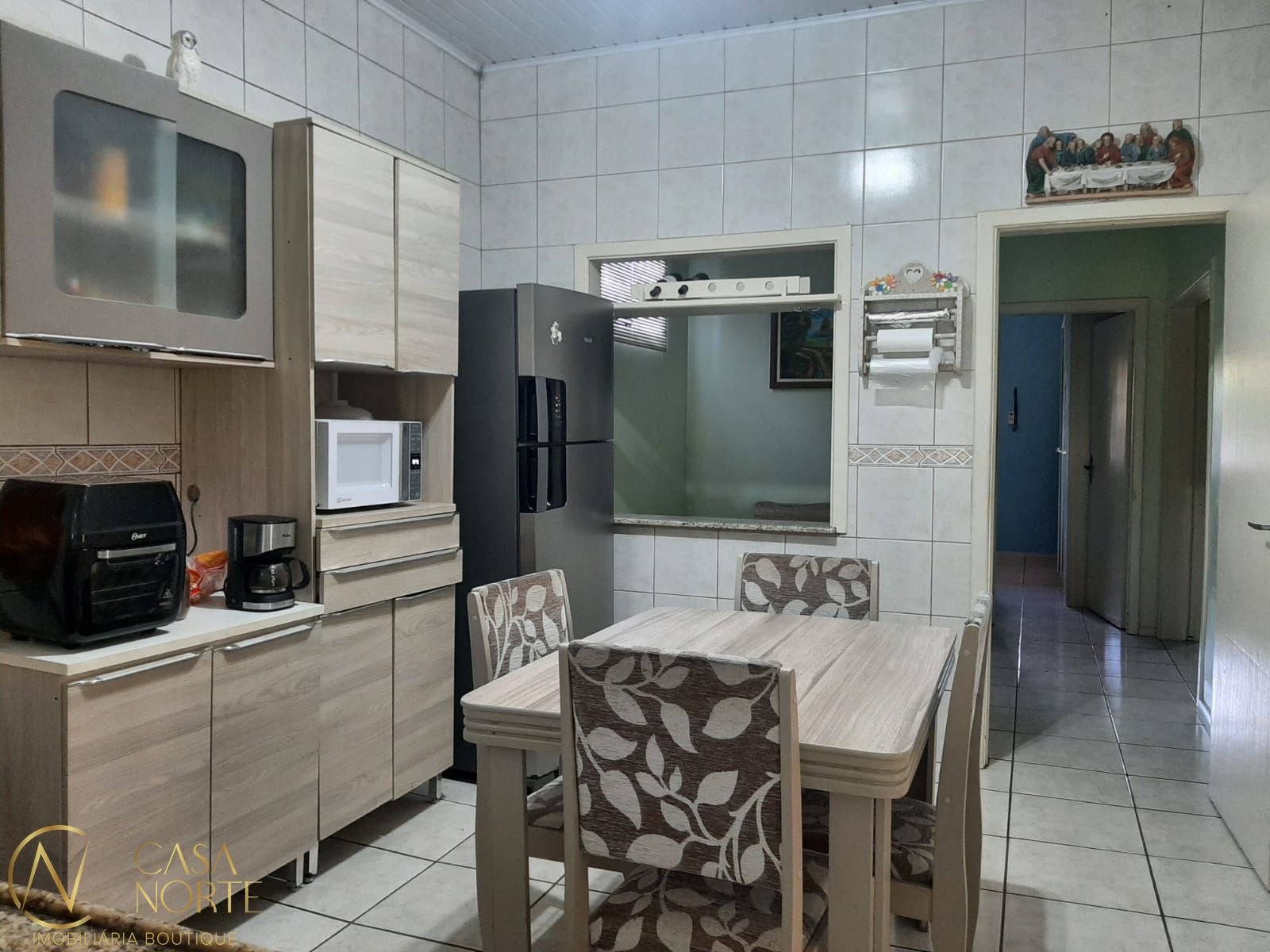 Casa à venda com 3 quartos, 195m², 1 vaga, Rua Dona Mariana no bairro Restinga em Porto Alegre
