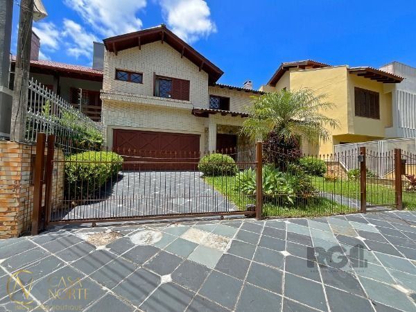 Casa à venda com 3 quartos, 340m², 3 suítes, 4 vagas, Rua Engenheiro Renato Costa Leite no bairro Ipanema em Porto Alegre
