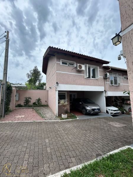 Casa de Condomínio à venda com 3 quartos, 109m², 1 suíte, 1 vaga, Rua Dea Coufal no bairro Ipanema em Porto Alegre