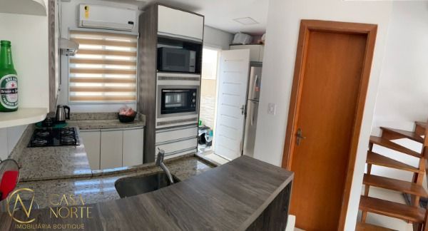 Casa de Condomínio à venda com 2 quartos, 111m², 1 vaga, Rua Capitao Pedroso no bairro Restinga em Porto Alegre
