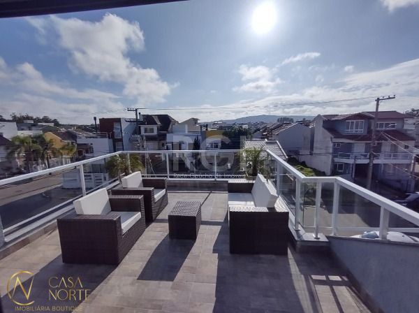 Casa à venda com 3 quartos, 202m², 1 suíte, 2 vagas, Rua Felipe Arisio no bairro Hípica em Porto Alegre
