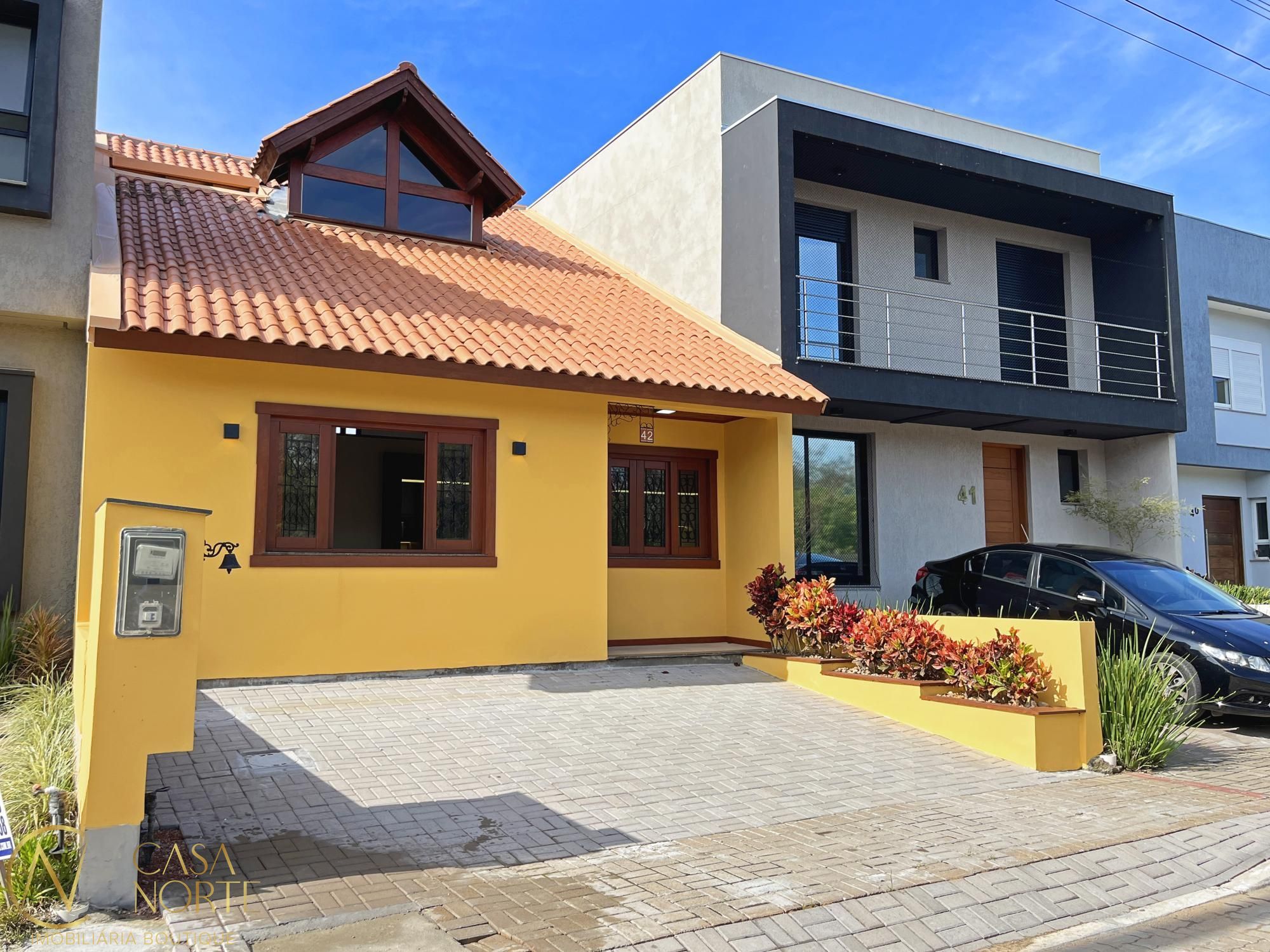 Casa de Condomínio à venda com 3 quartos, 160m², 1 suíte, 2 vagas, Rua Jean Vardaramatos no bairro Hípica em Porto Alegre