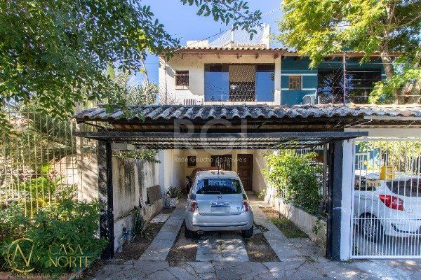 Casa à venda com 3 quartos, 214m², 3 suítes, 2 vagas, Avenida Oswaldo Gonçalves Cruz no bairro Ipanema em Porto Alegre