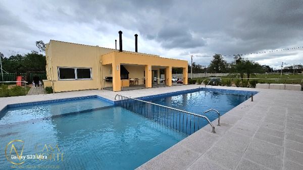 Casa de Condomínio à venda com 3 quartos, 97m², 1 suíte, 2 vagas, Avenida Juca Batista no bairro Hípica em Porto Alegre