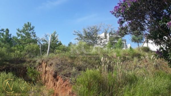 Terreno à venda  com 200m², Rua Manoel Fernandes no bairro Guarujá em Porto Alegre