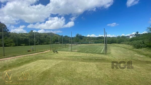 Terreno à venda  com 611m², Estrada das Três Meninas no bairro Vila Nova em Porto Alegre