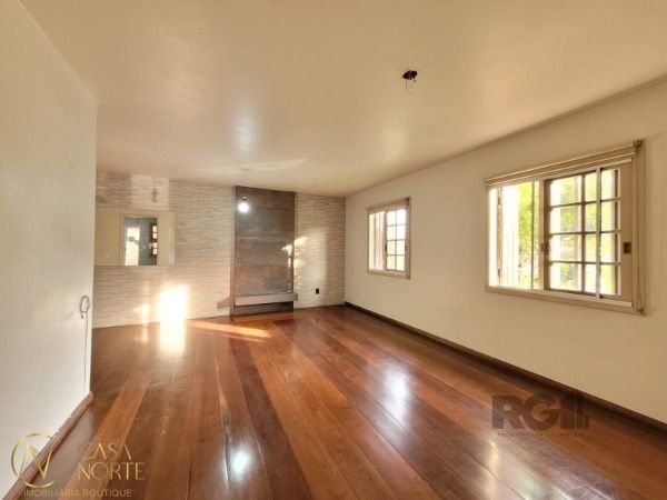 Casa de Condomínio à venda com 3 quartos, 180m², 1 suíte, 1 vaga, Avenida Edgar Pires de Castro no bairro Hípica em Porto Alegre
