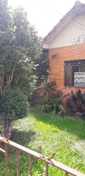 Terreno à venda  com 340m², Rua Doutor Mário Totta no bairro Tristeza em Porto Alegre