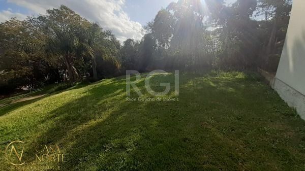 Terreno à venda  com 293m², Avenida Vicente Monteggia no bairro Cavalhada em Porto Alegre