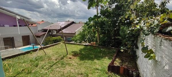Casa à venda com 2 quartos, 60m², 2 vagas, Rua Tome Antônio de Souza no bairro Campo Novo em Porto Alegre
