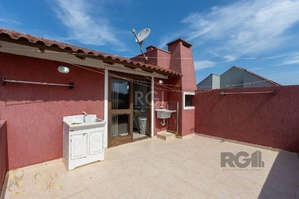 Casa à venda com 3 quartos, 168m², 1 suíte, 2 vagas, Rua Guatambu no bairro Hípica em Porto Alegre