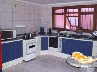 Casa à venda com 4 quartos, 600m², 4 suítes, 2 vagas, Irma Jacomina Veronese no bairro Jardim Isabel em Porto Alegre